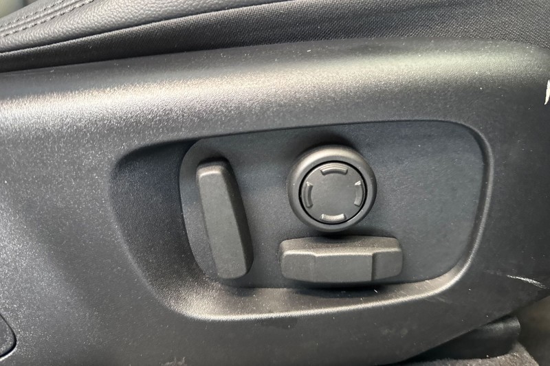 2025 (25) LAND ROVER RANGE ROVER VELAR 2.0 D200 MHEV Dynamic SE 5dr Auto 4537430