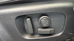 2025 (25) LAND ROVER RANGE ROVER VELAR 2.0 D200 MHEV Dynamic SE 5dr Auto 4537430