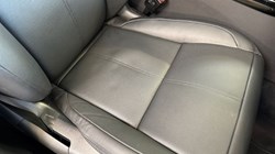 2025 (25) LAND ROVER RANGE ROVER VELAR 2.0 D200 MHEV Dynamic SE 5dr Auto 4537431