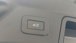 2025 (25) LAND ROVER RANGE ROVER VELAR 2.0 D200 MHEV Dynamic SE 5dr Auto 4537446