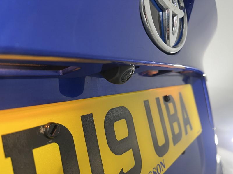 2019 (19) TOYOTA C-HR 1.8 Hybrid Dynamic 5dr CVT 5108841