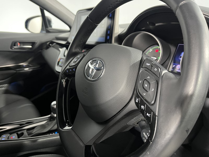 2019 (19) TOYOTA C-HR 1.8 Hybrid Dynamic 5dr CVT 5108819