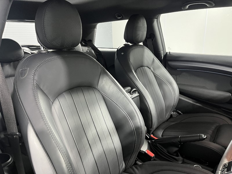 2022 (22) MINI HATCHBACK 1.5 Cooper Exclusive 3dr Auto 5109403