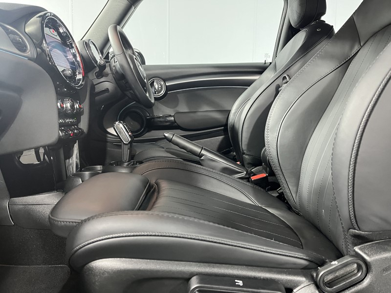 2022 (22) MINI HATCHBACK 1.5 Cooper Exclusive 3dr Auto 5109426