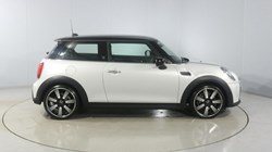 2022 (22) MINI HATCHBACK 1.5 Cooper Exclusive 3dr Auto 5109395