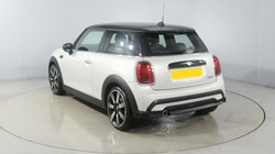 2022 (22) MINI HATCHBACK 1.5 Cooper Exclusive 3dr Auto 5109394