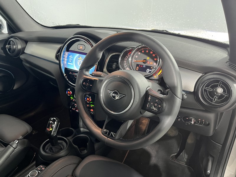 2022 (22) MINI HATCHBACK 1.5 Cooper Exclusive 3dr Auto 5109398