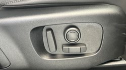 2025 (25) LAND ROVER RANGE ROVER VELAR 2.0 D200 MHEV Dynamic SE 5dr Auto 4535577