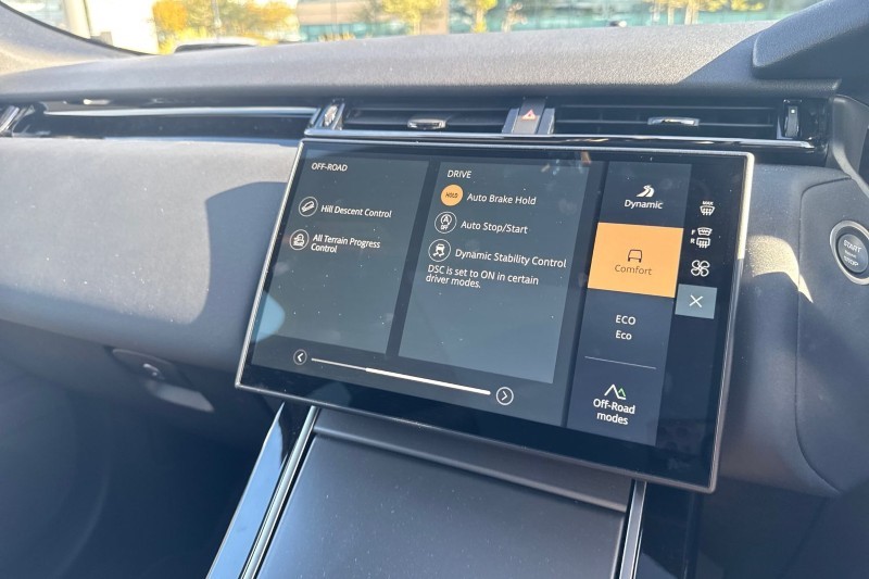 2025 (25) LAND ROVER RANGE ROVER VELAR 2.0 D200 MHEV Dynamic SE 5dr Auto 4540302