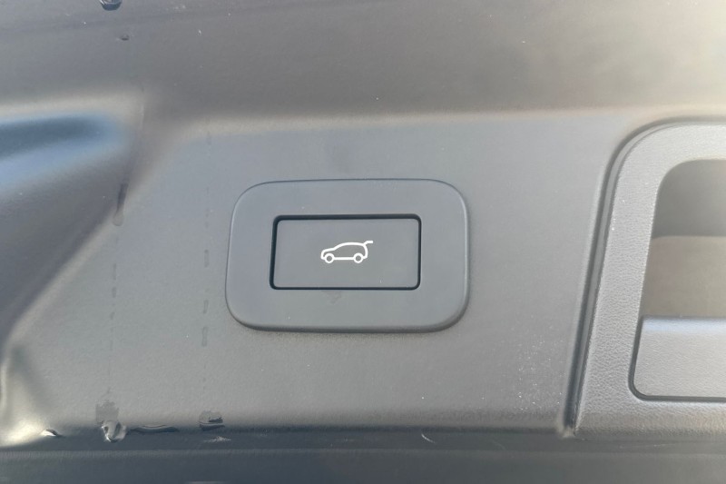 2025 (25) LAND ROVER RANGE ROVER VELAR 2.0 D200 MHEV Dynamic SE 5dr Auto 4540309