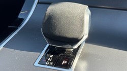 2025 (25) LAND ROVER RANGE ROVER VELAR 2.0 D200 MHEV Dynamic SE 5dr Auto 4540282