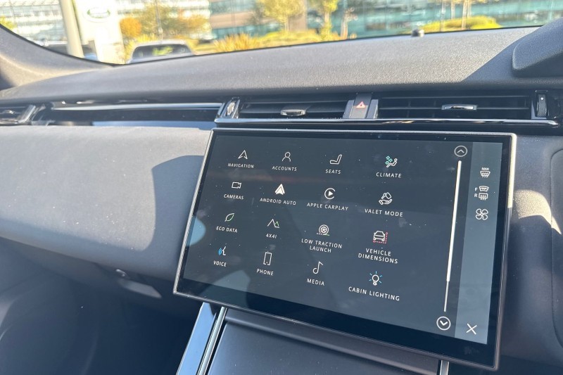 2025 (25) LAND ROVER RANGE ROVER VELAR 2.0 D200 MHEV Dynamic SE 5dr Auto 4540300