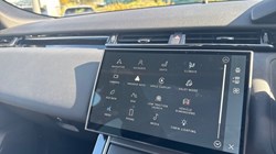 2025 (25) LAND ROVER RANGE ROVER VELAR 2.0 D200 MHEV Dynamic SE 5dr Auto 4540300