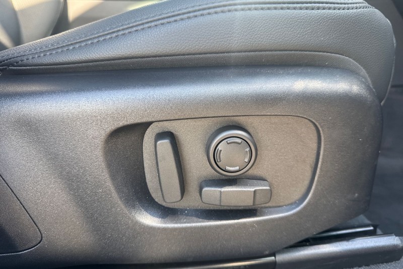 2025 (25) LAND ROVER RANGE ROVER VELAR 2.0 D200 MHEV Dynamic SE 5dr Auto 4540293