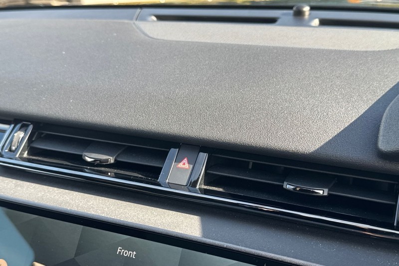 2025 (25) LAND ROVER RANGE ROVER VELAR 2.0 D200 MHEV Dynamic SE 5dr Auto 4540304