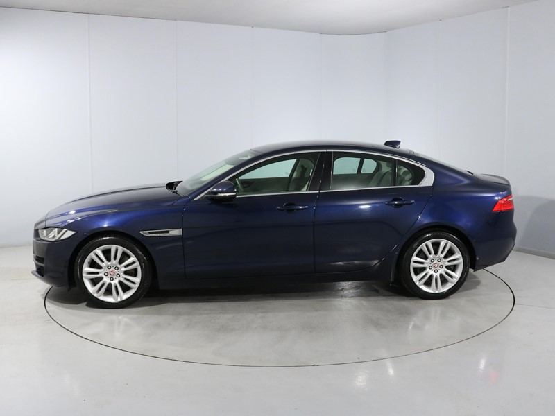 2017 (17) JAGUAR XE 2.0 Ingenium Portfolio 4dr Auto 5171158