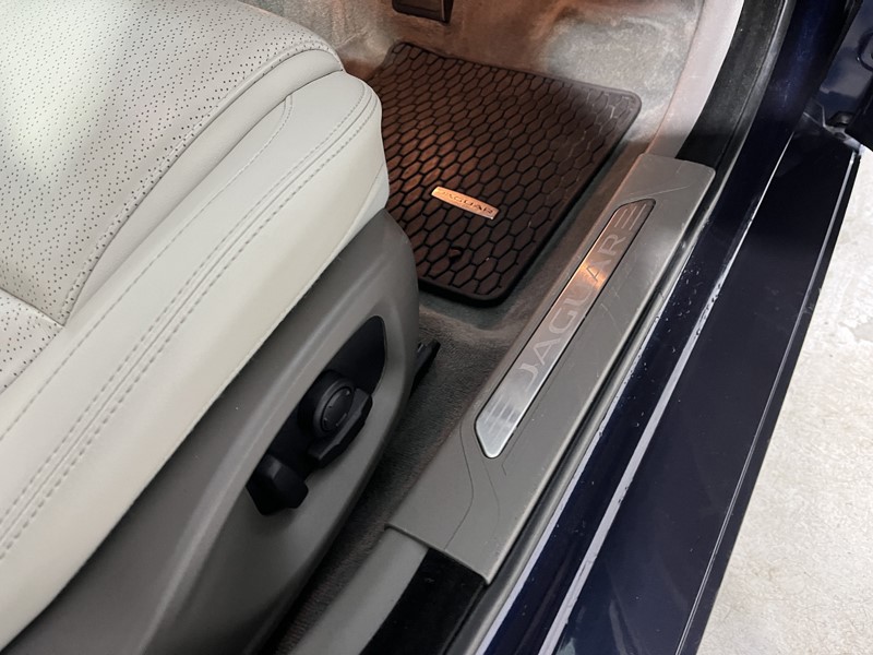 2017 (17) JAGUAR XE 2.0 Ingenium Portfolio 4dr Auto 5171131