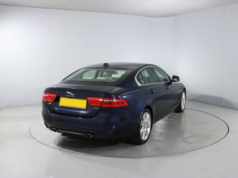 2017 (17) JAGUAR XE 2.0 Ingenium Portfolio 4dr Auto 5171157