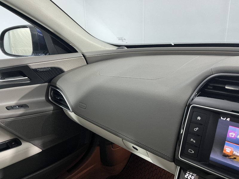 2017 (17) JAGUAR XE 2.0 Ingenium Portfolio 4dr Auto 5171139