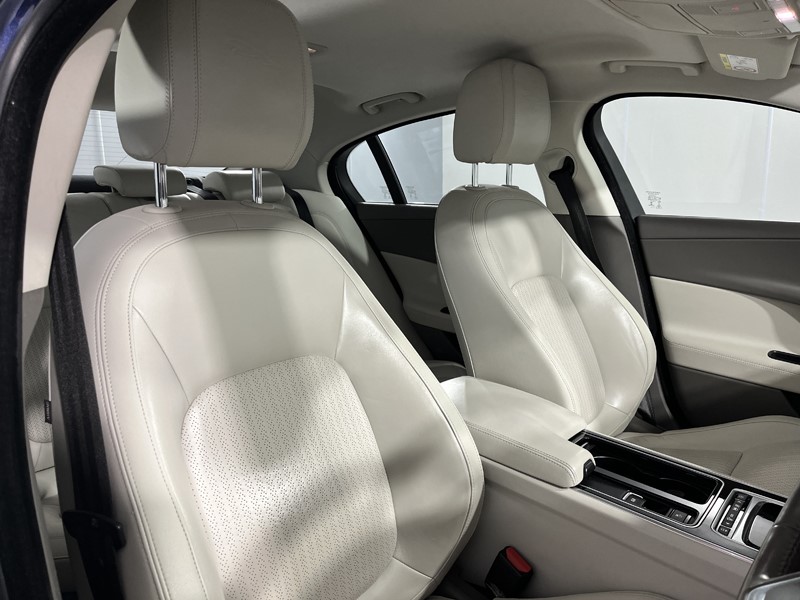 2017 (17) JAGUAR XE 2.0 Ingenium Portfolio 4dr Auto 5171123