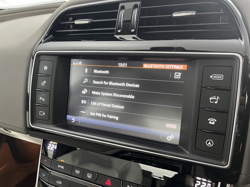 2017 (17) JAGUAR XE 2.0 Ingenium Portfolio 4dr Auto 5171141