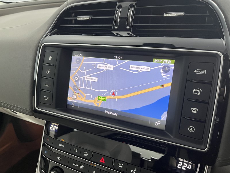 2017 (17) JAGUAR XE 2.0 Ingenium Portfolio 4dr Auto 5171129