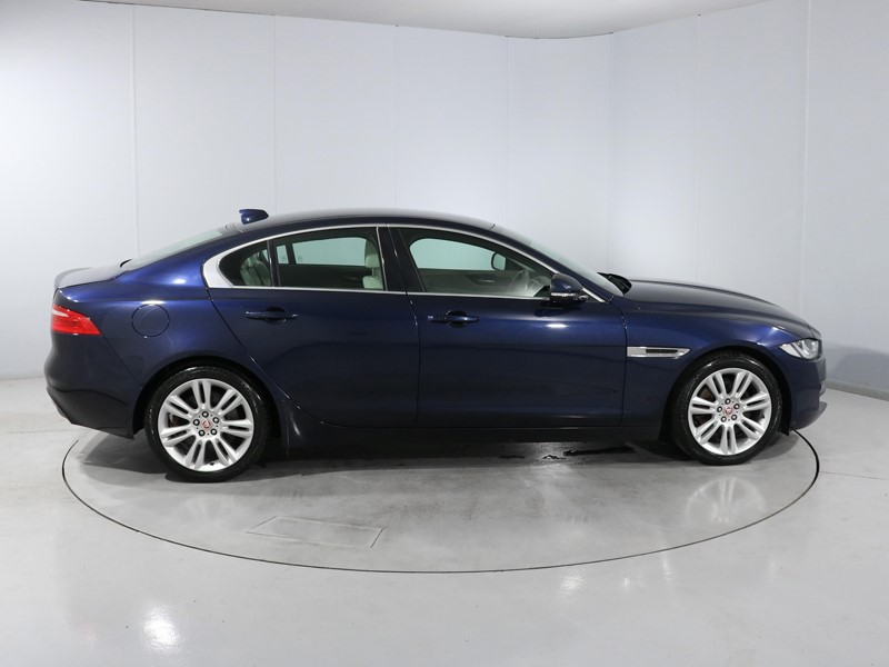 2017 (17) JAGUAR XE 2.0 Ingenium Portfolio 4dr Auto 5171115