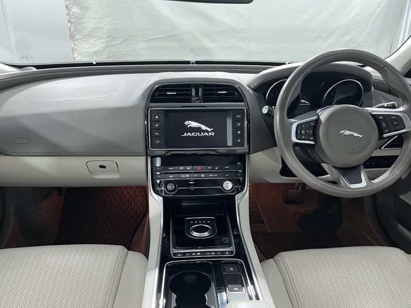 2017 (17) JAGUAR XE 2.0 Ingenium Portfolio 4dr Auto 5171116