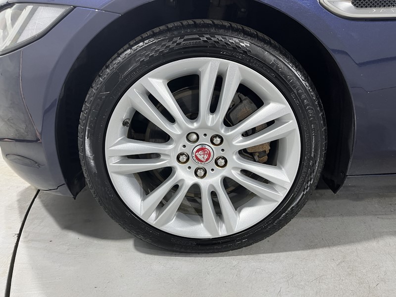 2017 (17) JAGUAR XE 2.0 Ingenium Portfolio 4dr Auto 5171126