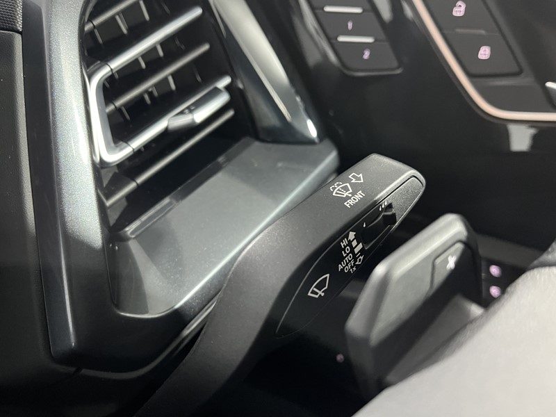 2024 (24) AUDI Q4 150kW 40 82.77kWh Edition 1 5dr Auto 5187655