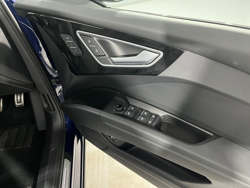 2024 (24) AUDI Q4 150kW 40 82.77kWh Edition 1 5dr Auto 5187650