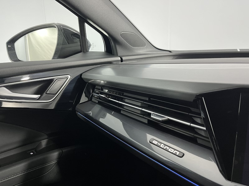 2024 (24) AUDI Q4 150kW 40 82.77kWh Edition 1 5dr Auto 5187656