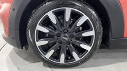 2020 (70) MINI HATCHBACK 1.5 Cooper Exclusive II 3dr Auto 5249428