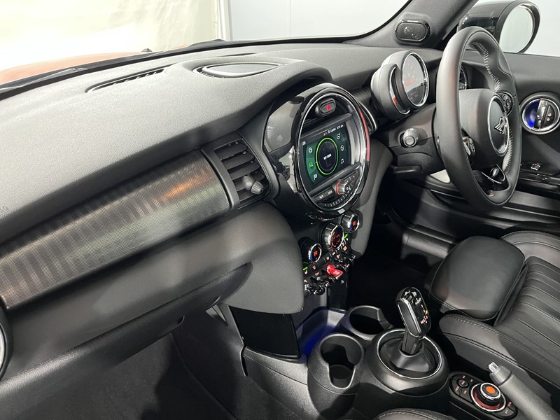 2020 (70) MINI HATCHBACK 1.5 Cooper Exclusive II 3dr Auto 5249421