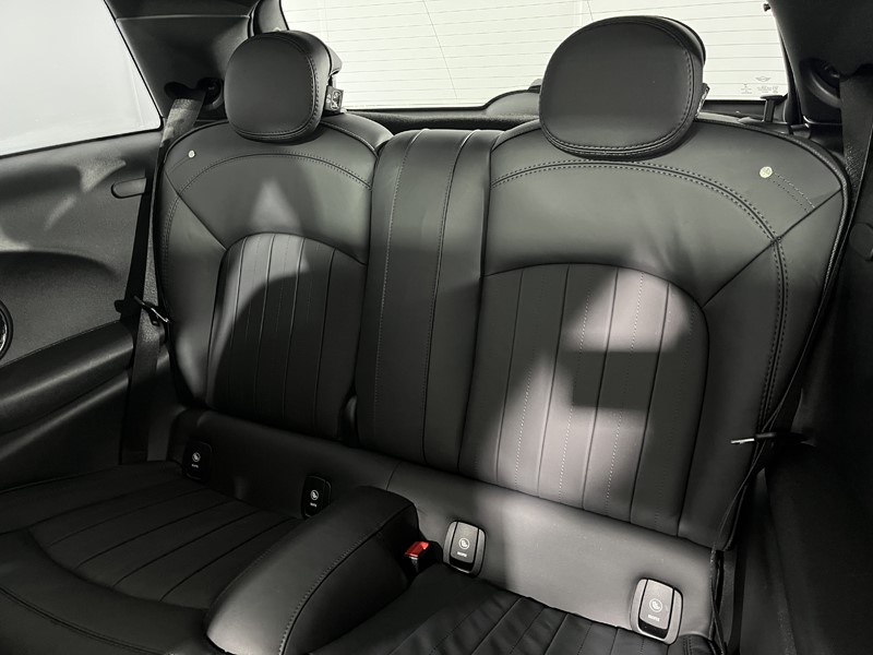 2020 (70) MINI HATCHBACK 1.5 Cooper Exclusive II 3dr Auto 5249426