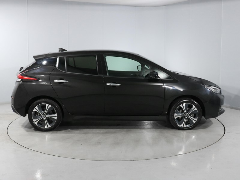 2021 (71) NISSAN LEAF 160kW e PLUS Tekna 62kWh 5dr Auto 5238301