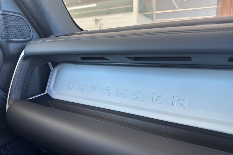 LAND ROVER DEFENDER 3.0 D250 X-Dynamic HSE 110 5dr Auto 5445086