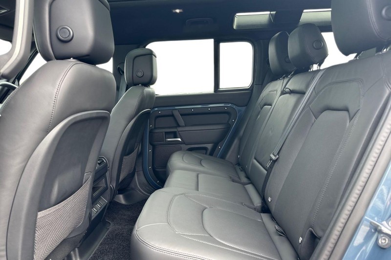  LAND ROVER DEFENDER 3.0 D250 X-Dynamic HSE 110 5dr Auto 5445041