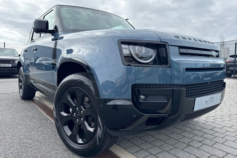  LAND ROVER DEFENDER 3.0 D250 X-Dynamic HSE 110 5dr Auto 5445076