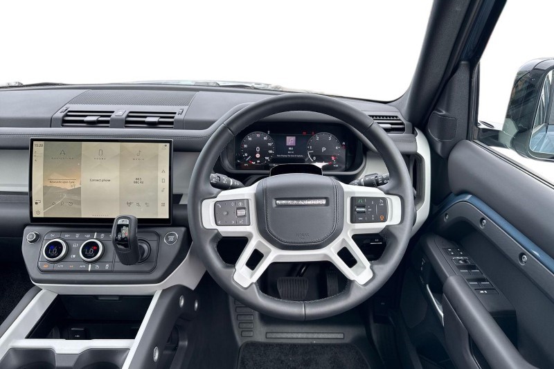  LAND ROVER DEFENDER 3.0 D250 X-Dynamic HSE 110 5dr Auto 5445052