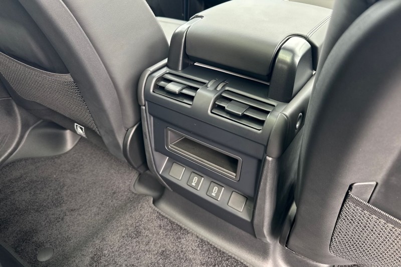  LAND ROVER DEFENDER 3.0 D250 X-Dynamic HSE 110 5dr Auto 5445055