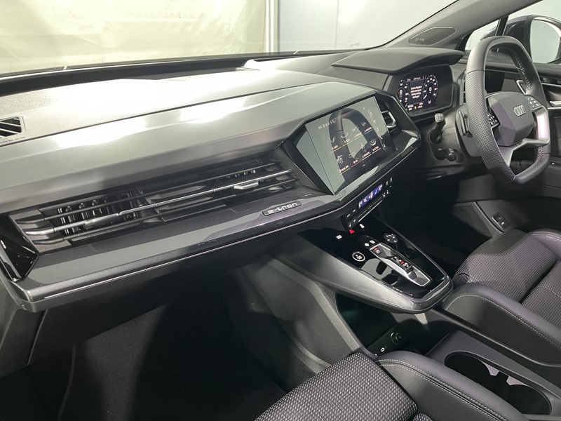 2021 (71) AUDI Q4 150kW 40 82kWh S Line 5dr Auto 5250181