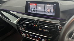 2018 (18) BMW 5 SERIES 530d xDrive M Sport 5dr Auto 5289087