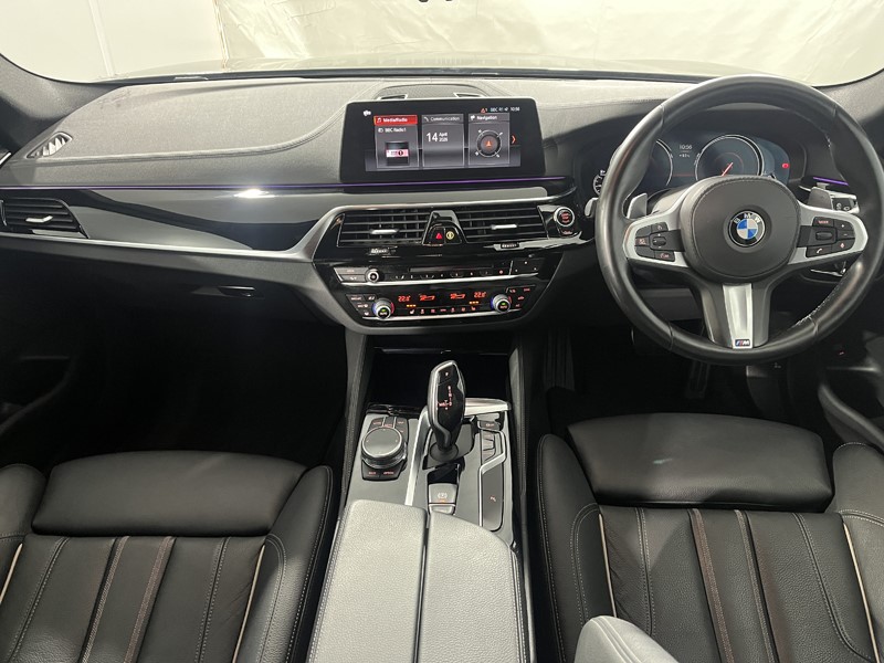 2018 (18) BMW 5 SERIES 530d xDrive M Sport 5dr Auto 5289083