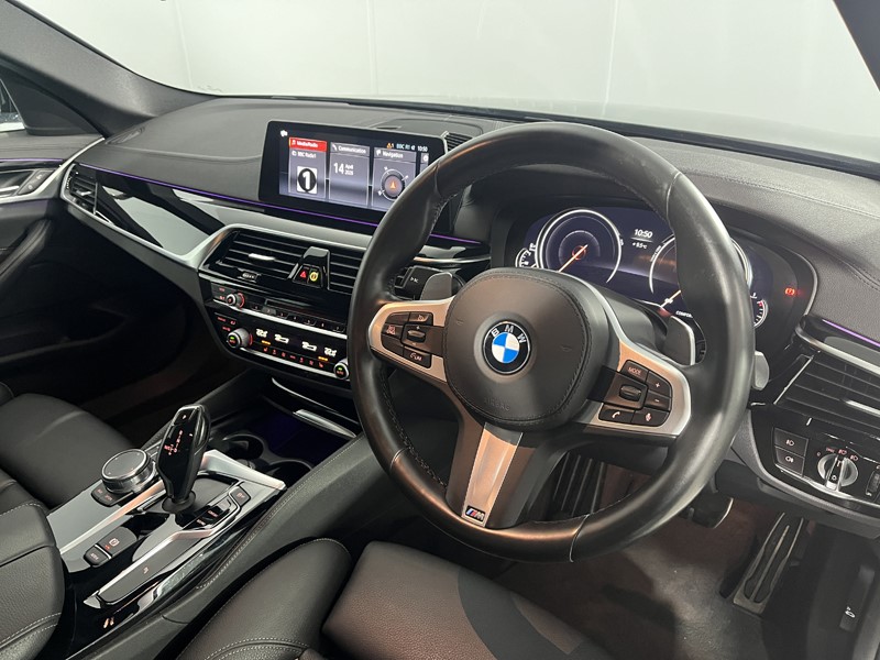 2018 (18) BMW 5 SERIES 530d xDrive M Sport 5dr Auto 5289085