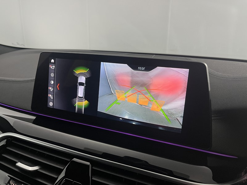 2018 (18) BMW 5 SERIES 530d xDrive M Sport 5dr Auto 5289097