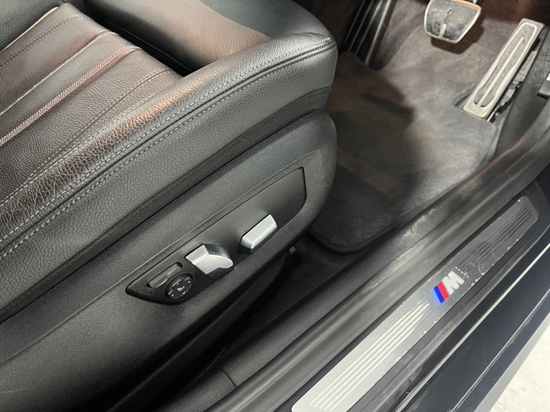 2018 (18) BMW 5 SERIES 530d xDrive M Sport 5dr Auto 5289098