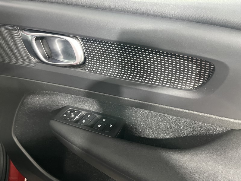 2020 (20) VOLVO XC40 1.5 T3 [163] R DESIGN 5dr 5303128