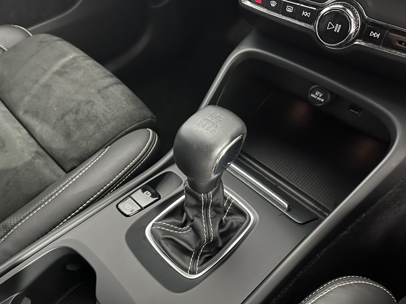 2020 (20) VOLVO XC40 1.5 T3 [163] R DESIGN 5dr 5303118