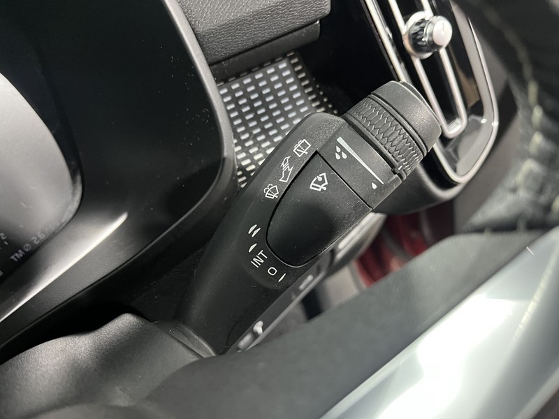 2020 (20) VOLVO XC40 1.5 T3 [163] R DESIGN 5dr 5303132